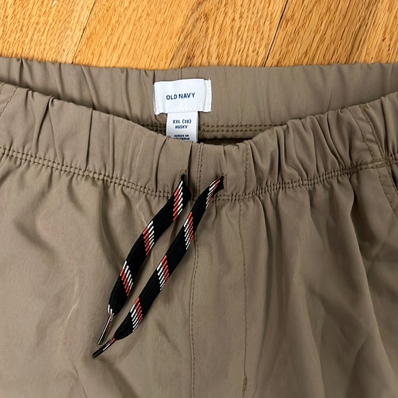 Old Navy 18 Husky Shorts - Picture 4 of 7